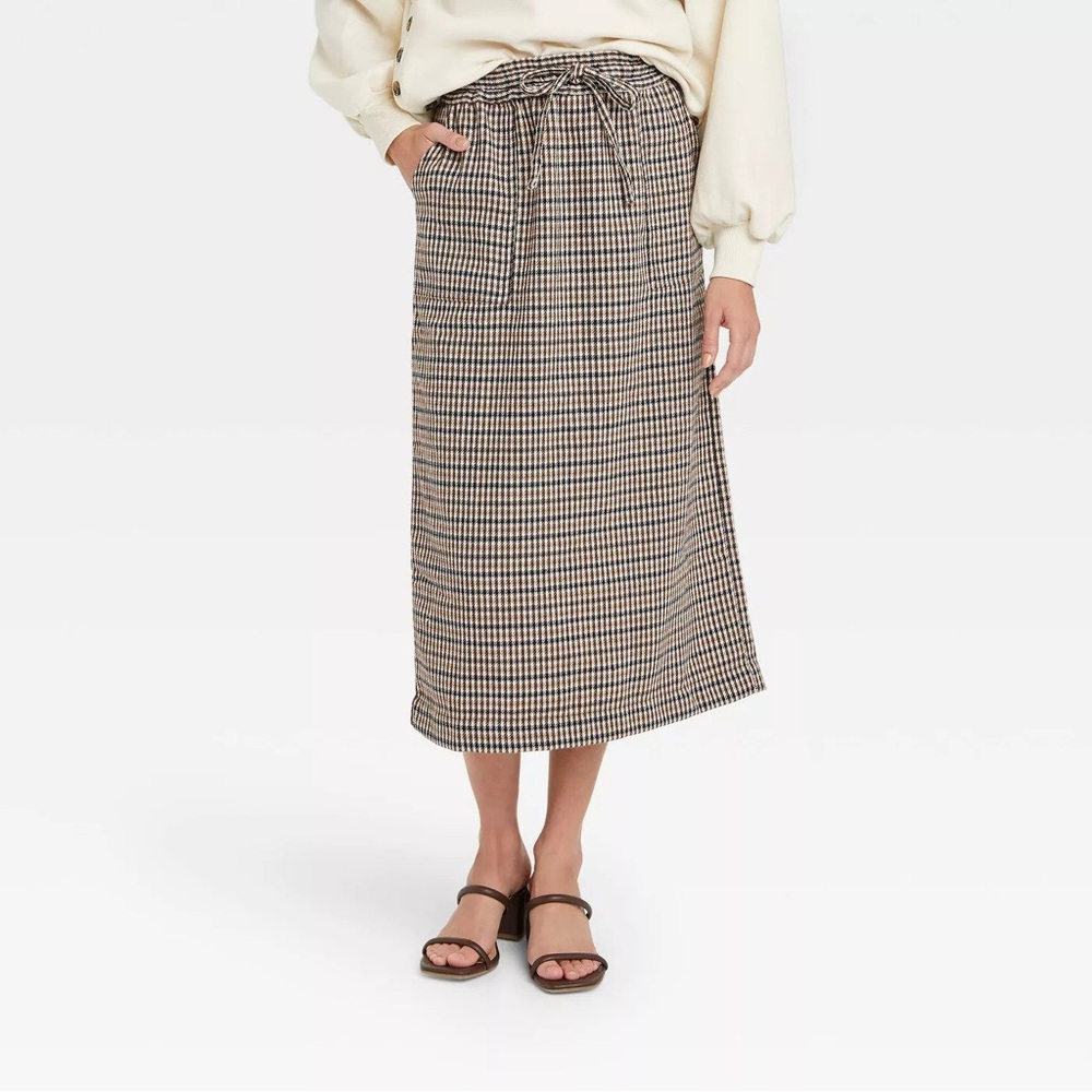 Plaid Women's Skirt - Black and Tan